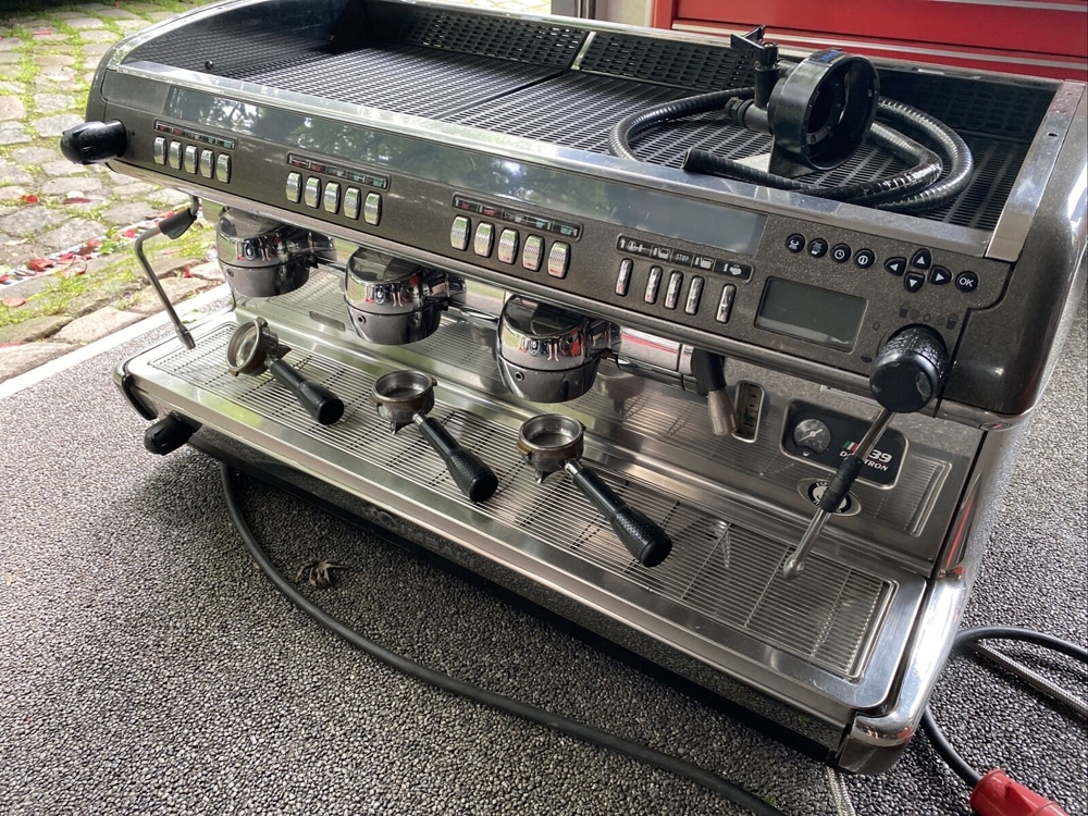 La Cimbali M39 Siebträgermaschine, 2 Brühgruppen Espressomaschine