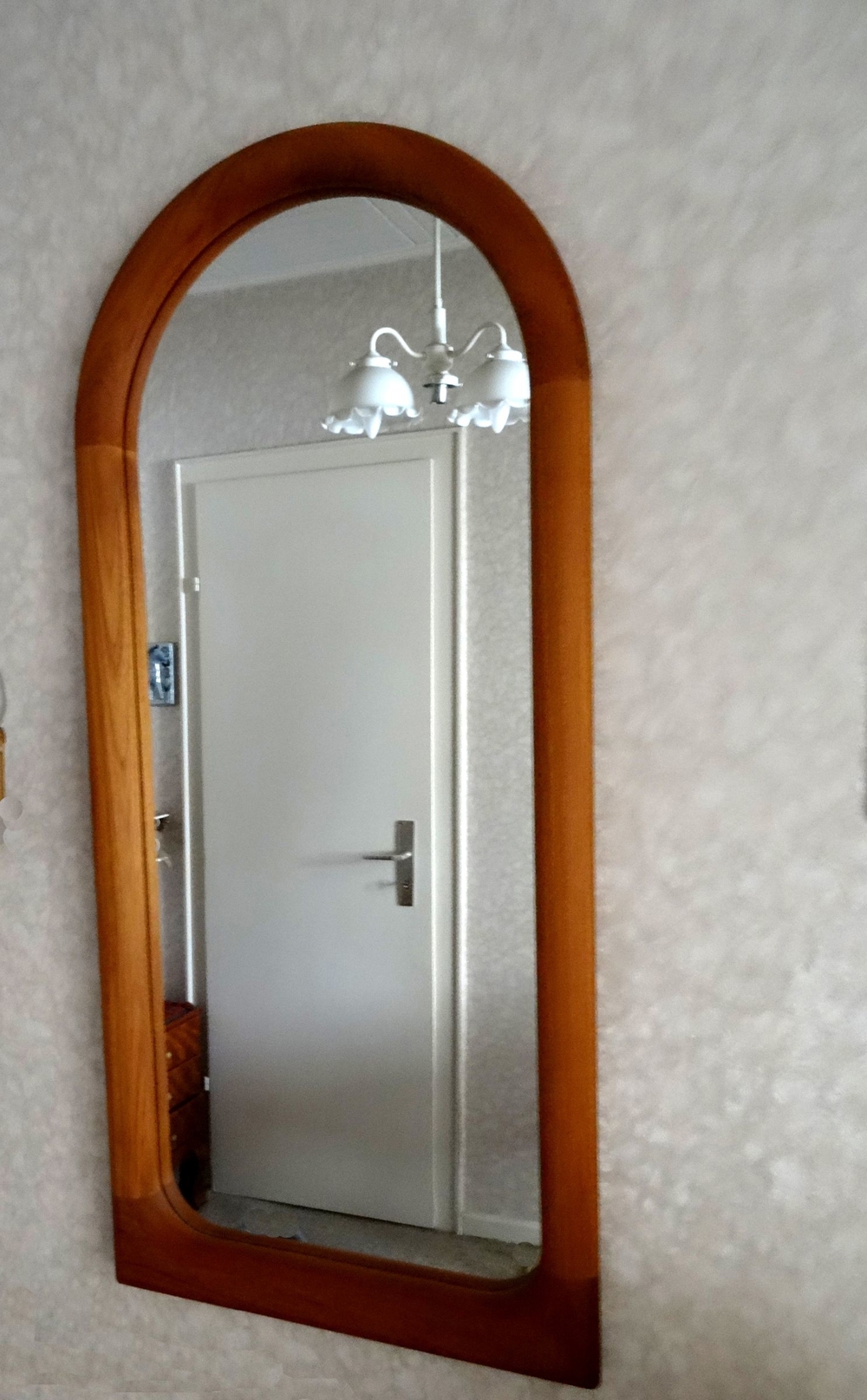 Natürliche Eleganz - Halbrunder Spiegel aus massivem Buchenholz