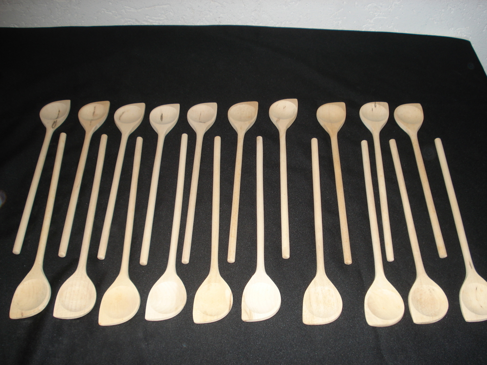 30 neuwertige unbenutzte Ahorn Holz Kochlöffel Länge 35 cm.