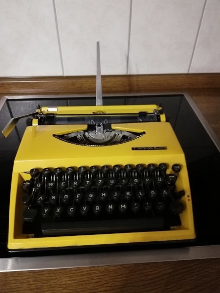 Triumph Tippa S. Schreibmaschine 