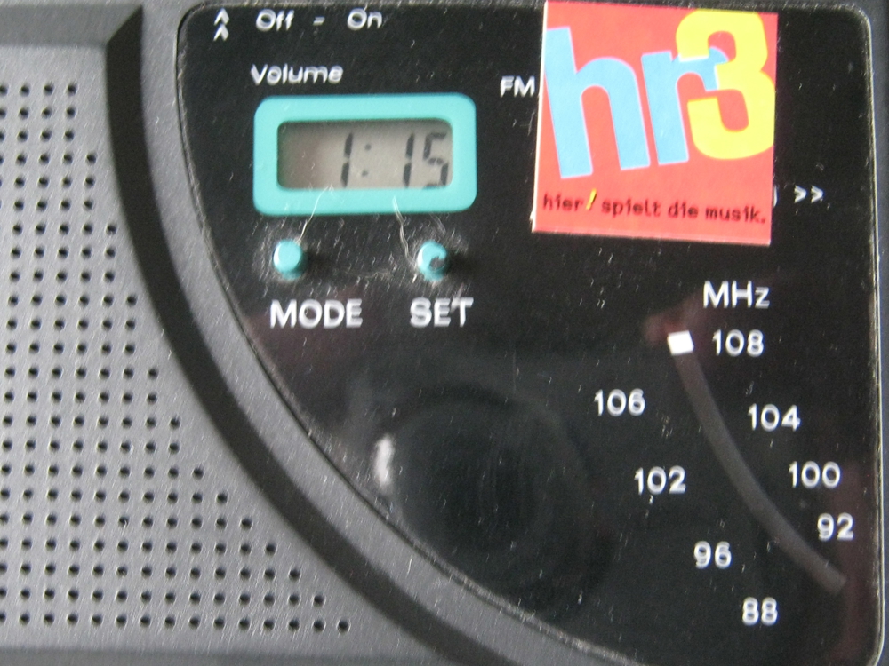 HR3 - KULT-MINI-RADIO - 14x7x4cm mit UKW-Empfang 88-108 MHz.und mit Kopfhörer-Anschluss