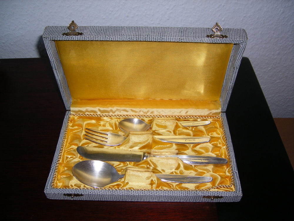 Sehr schönes Eßbesteck 90-iger Silber mit Besteckkasten