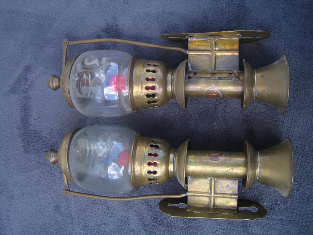 Ein Paar Wandlampen