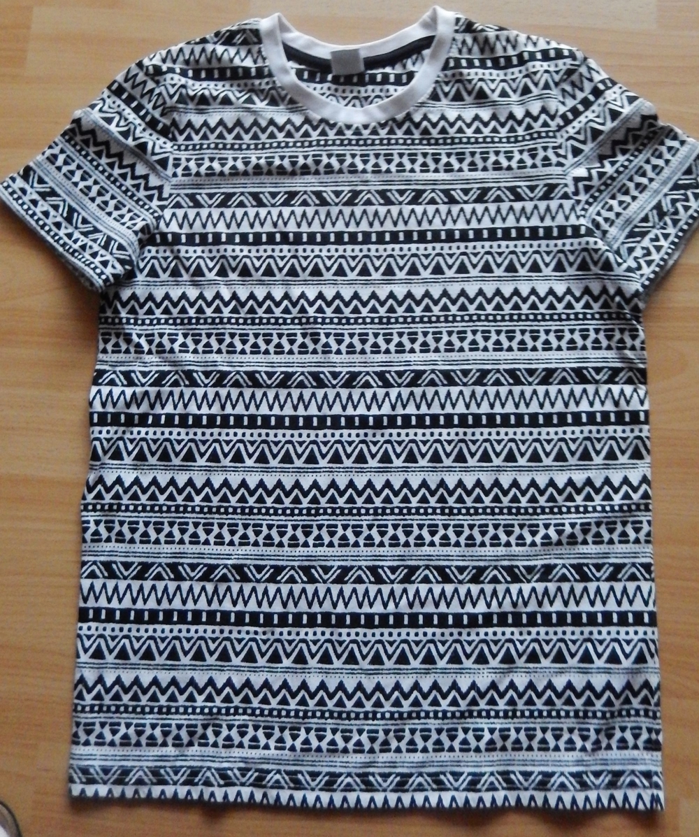 T-Shirt Gr. 146/152 schwarz-weiß-gemustert - CUBA Y.F.K. neuwertig