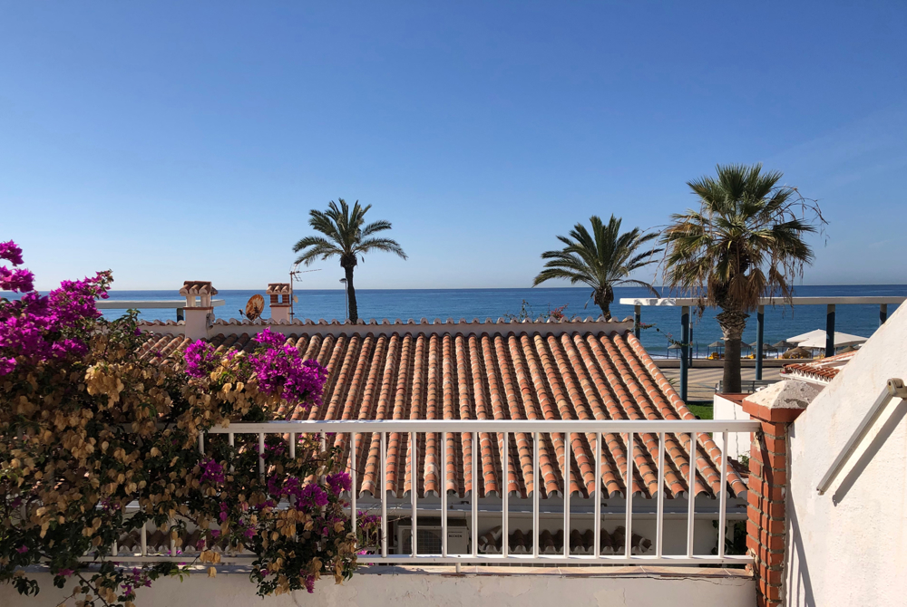 Spanien - Andalusien - zweigeschossiges Haus mit Terrasse direkt am Meer, mit Einliegerwohnung