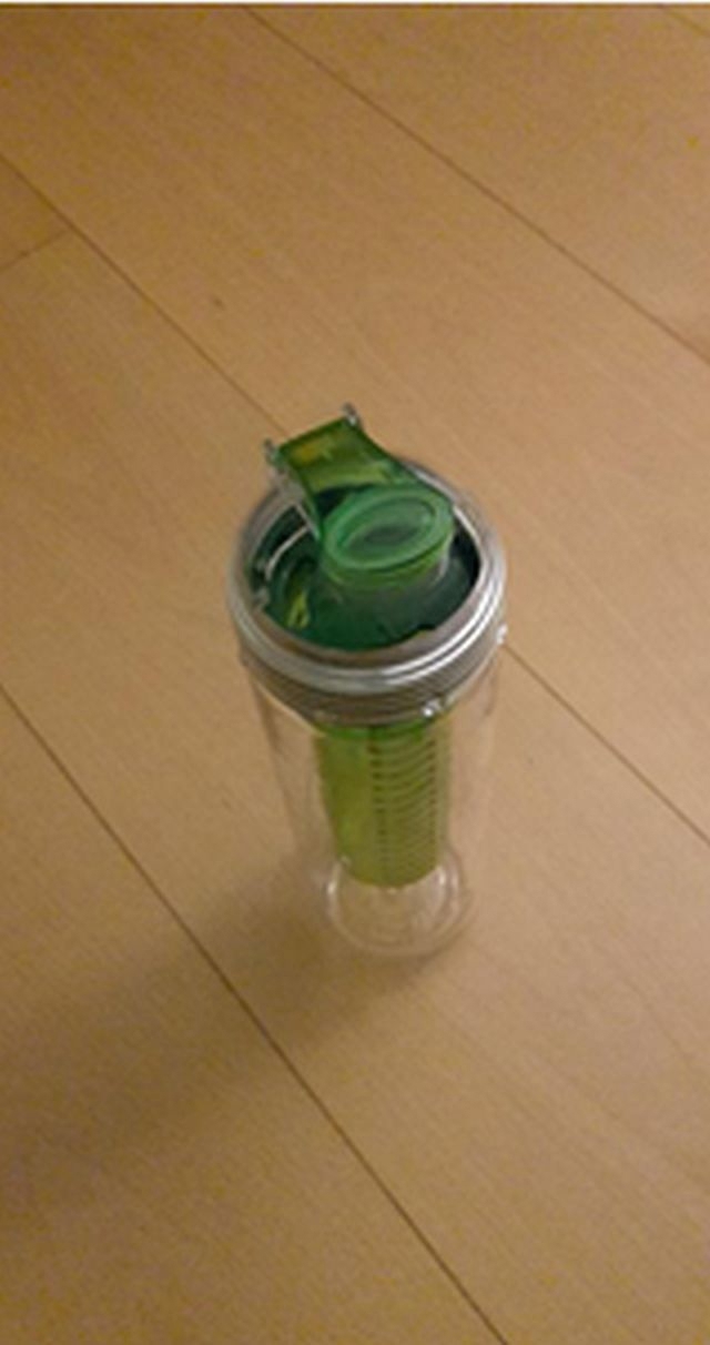 Trinkflasche mit integriertem Wasserfilter