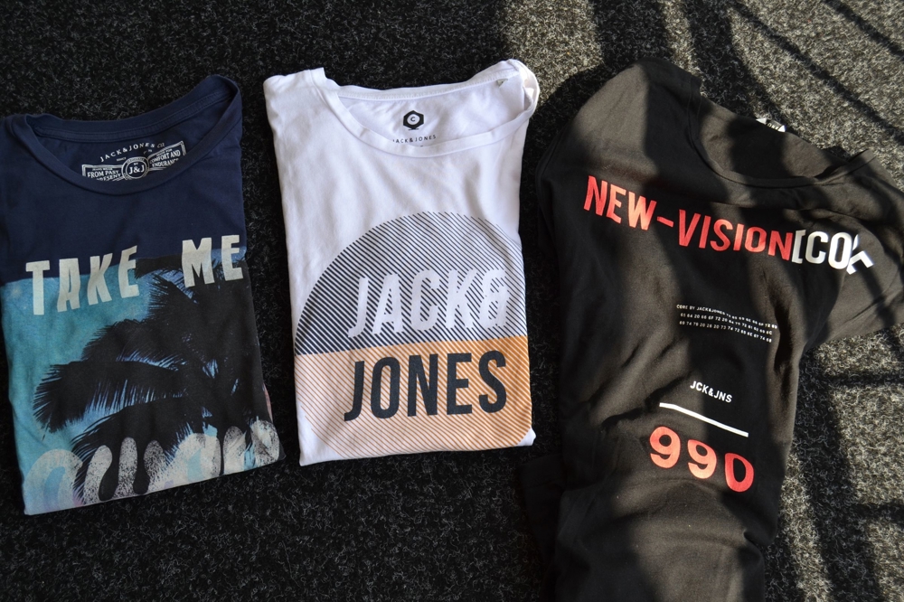 Verkaufe 3 T-Shirts von Jack & Jones, 2 x Gr. M, 1 x Gr. L, mit Motiven bzw. Schriftzügen