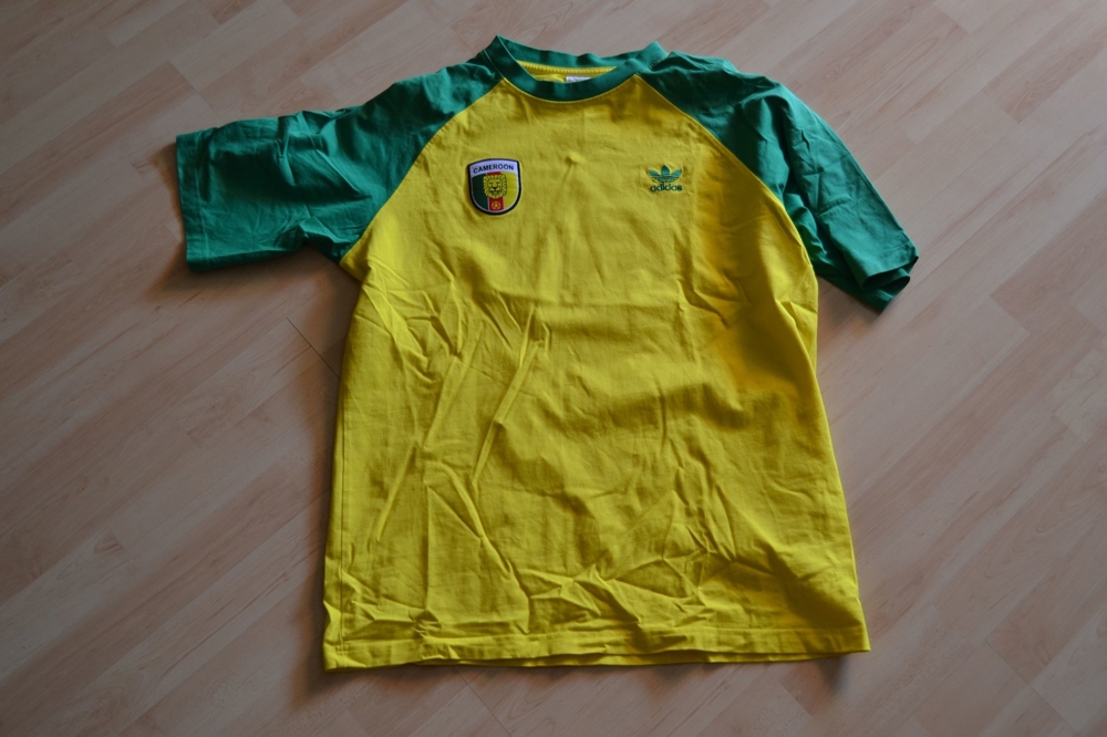 Verkaufe adidas T-Shirt, Gr. L, Farbe gelb mit grünen Ärmeln, Cameroon-Logo