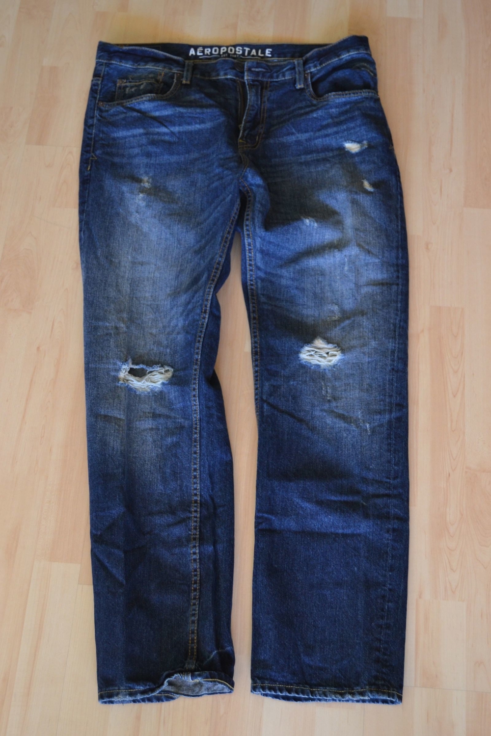 Verkaufe Jeans Aéropostale, Modell Rivington Skinny, Gr. 36x32, Farbe dark-blue mit Löchern