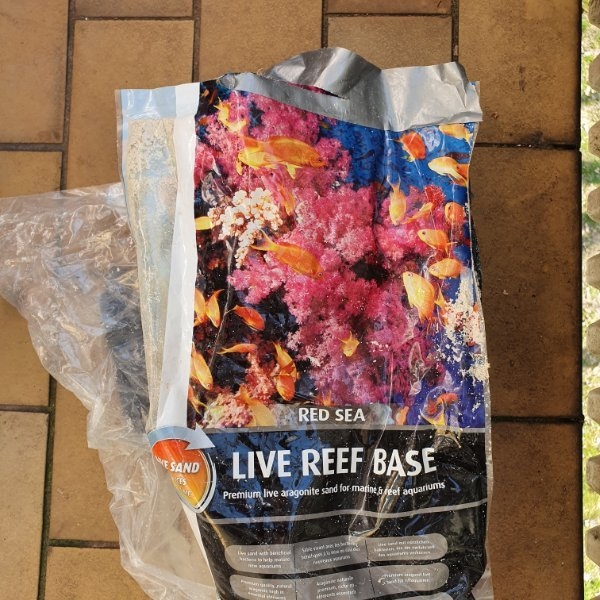 Habe Rest Live Reef Base 4,47 kg von diesem Kies!