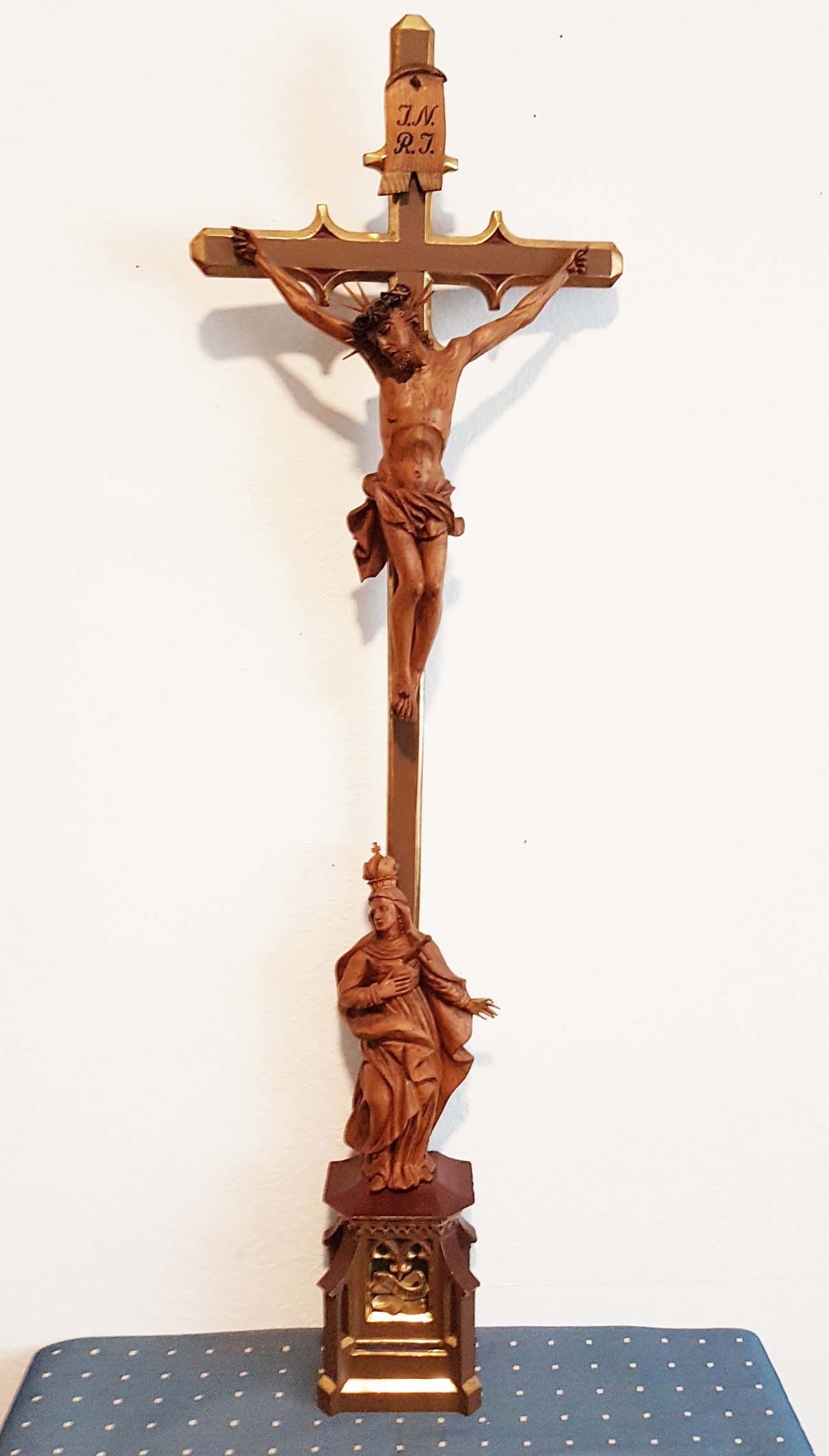 Kloster Standkruzifix neogotisch 1890 Kreuz Maria Dolorosa Holz Jesus Christus Altar
