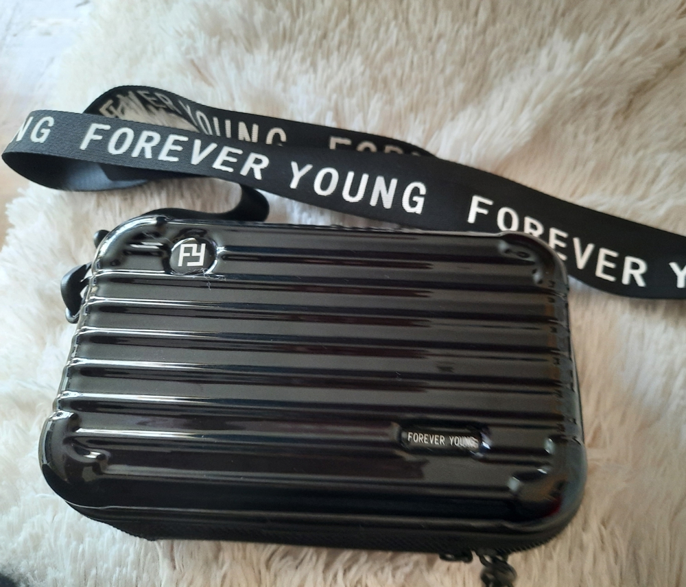 Forever Young schwarze Umhänge Multifunktionstasche neu