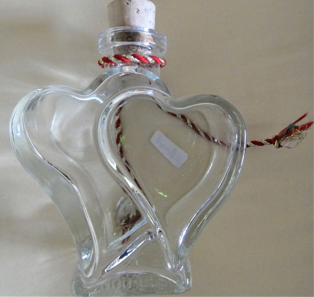 Zierflasche / kleine Vase in Herzform / Glas / 180 ml