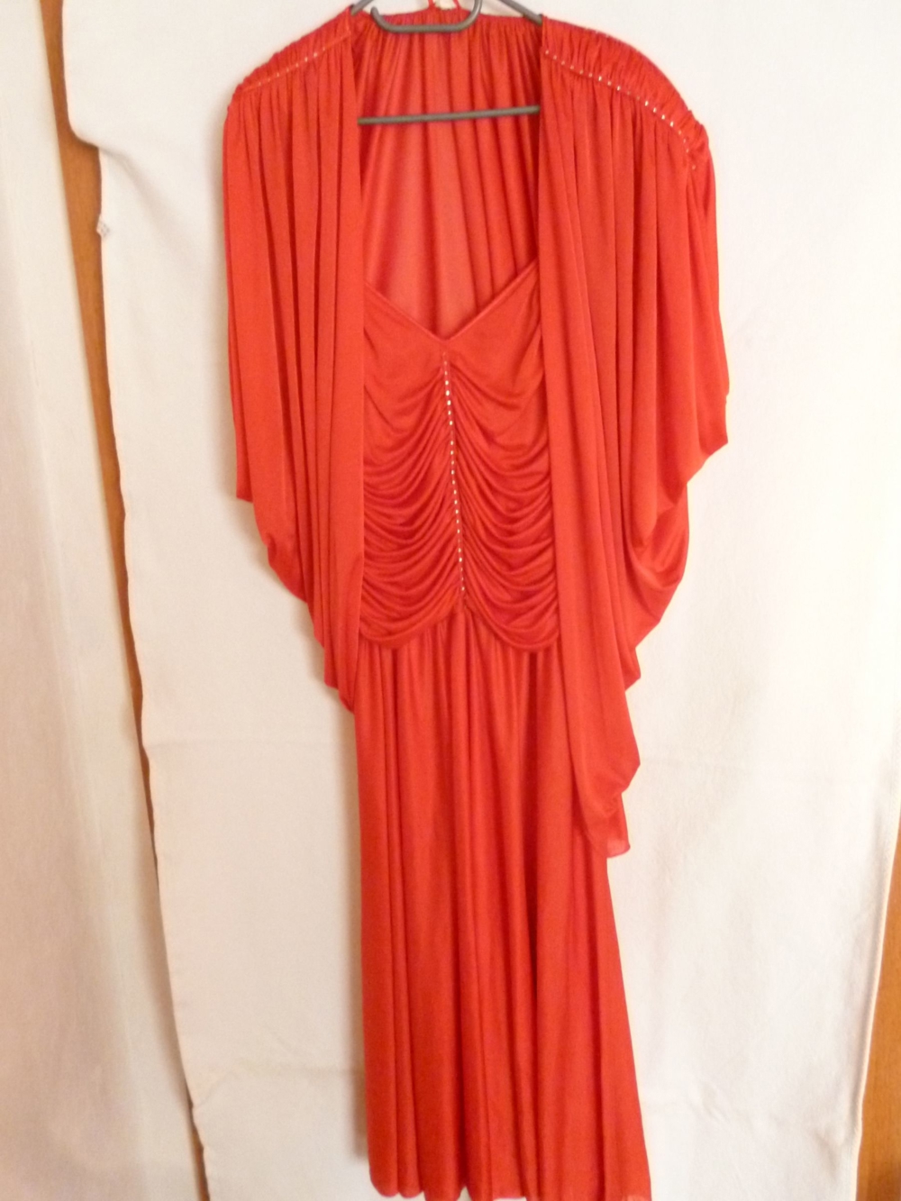 Festliches langes rotes Kleid