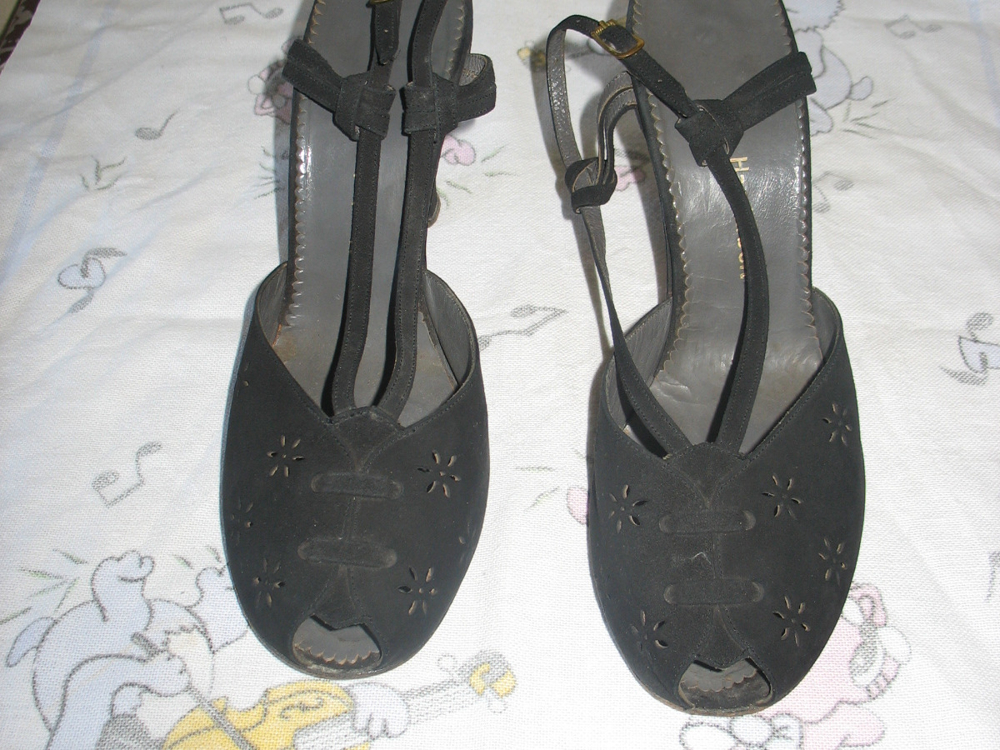 Vintage-Wildleder-Sandaletten - handgearbeitet - Größe 39