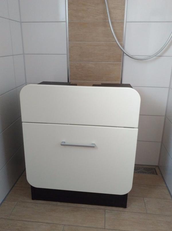 Waschtischunterschrank, Korpus Holzdekor dunkelbraun, Front Hochglanz (magnolia, also nicht reinweiß