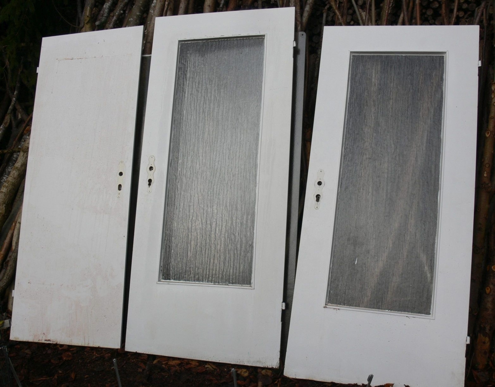 Welliges Glas von zwei Türen - Sichtschutz