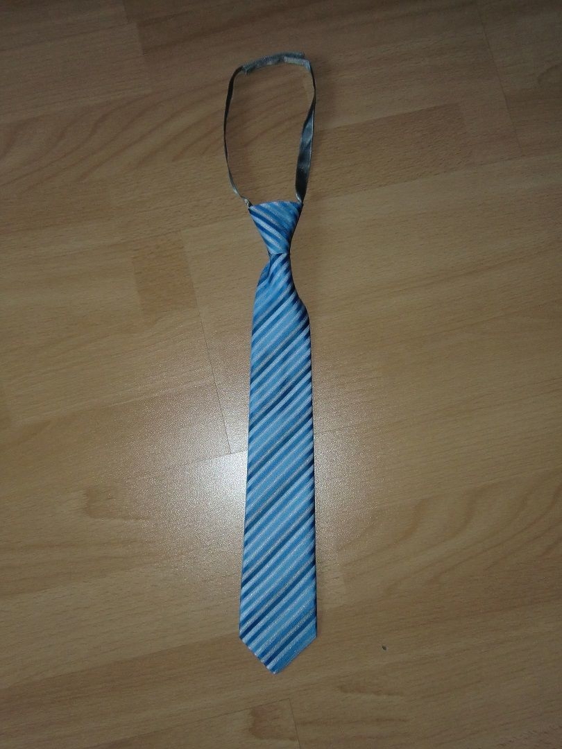 Krawatte für Kinder zu verkaufen *ungenutzt*