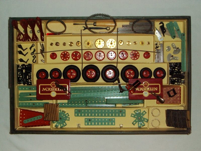 MÄRKLIN - METALL - BAUKASTEN - 104 / 4 LAGEN - EUR 575