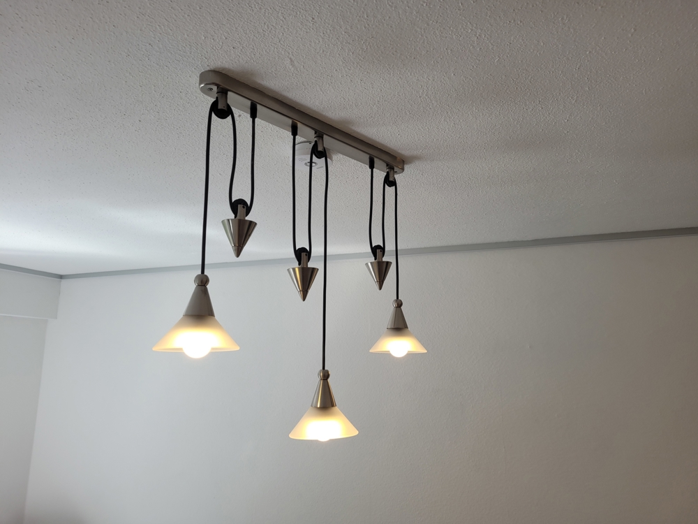 Hängelampe mit 3 LED Glühbirnen Hängelampe mit 3 LED Glühbirnen