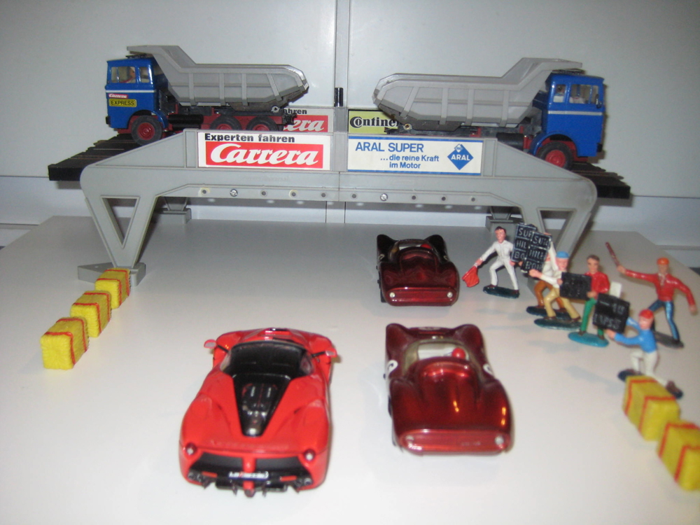 Carrera 132 - 4 x Ferrari Dino +Plus La Ferrari - C Transpo Silo LKW - 2x ARB - OVP S - UA - Eur 595