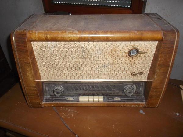 Altes Radio aus Omas Zeiten