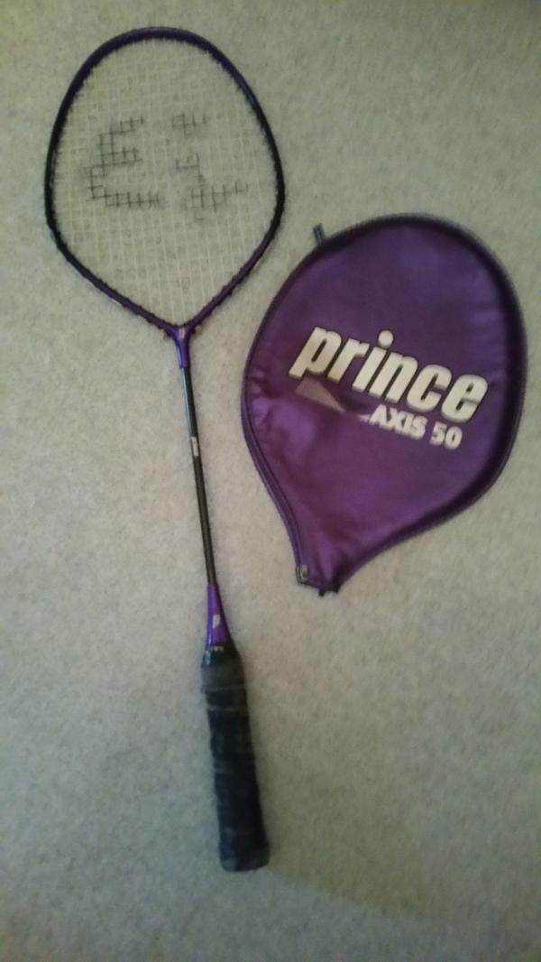 Prince Axis 50 Badmintonschläger , mit Schutzhülle lila