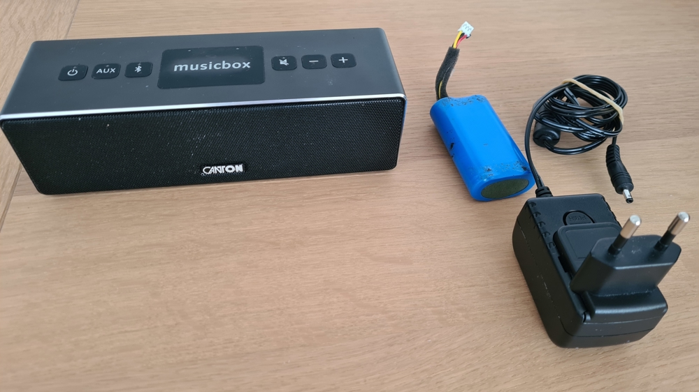Canton Musicbox XS Bluetooth-Lautsprecher(defekt) + neuer Akku