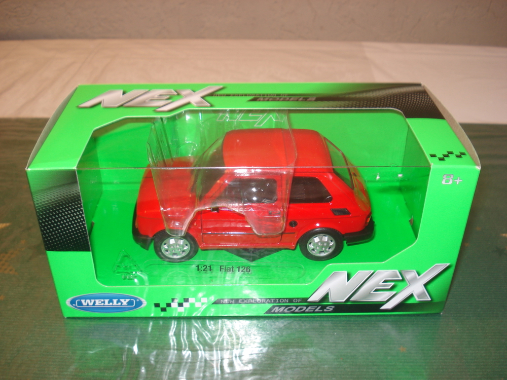Fiat 126 Nex Welly Metall Modell 1:24 neuwertig unbespielt, OVP.