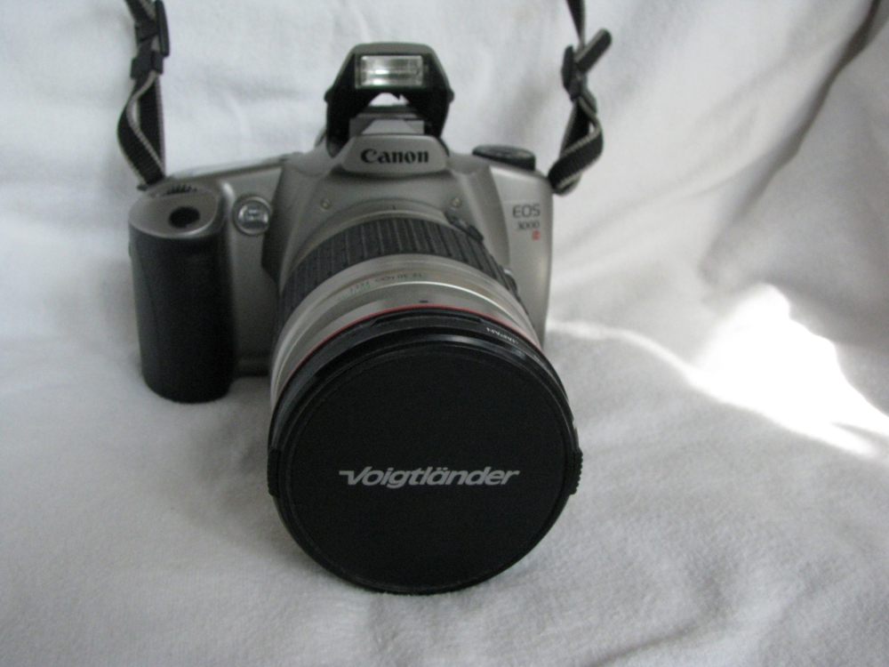 Spiegelreflex Kamera Canon EOS 300 M mit Voigtländer Zoom