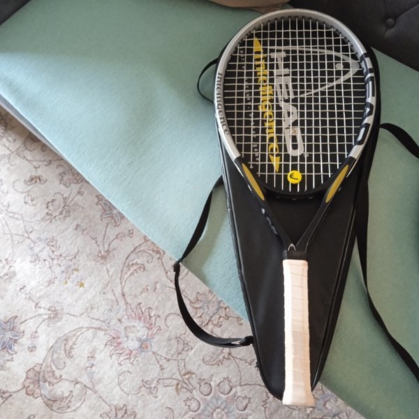 Verkaufe Tennissschläger Marke Head i S6 Oversize und Midsize