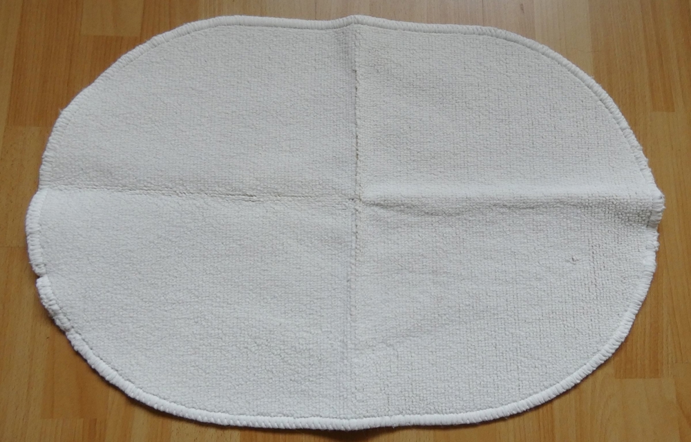 Duschvorleger / Badeteppich weiß / oval ca. 66 cm x 43 cm