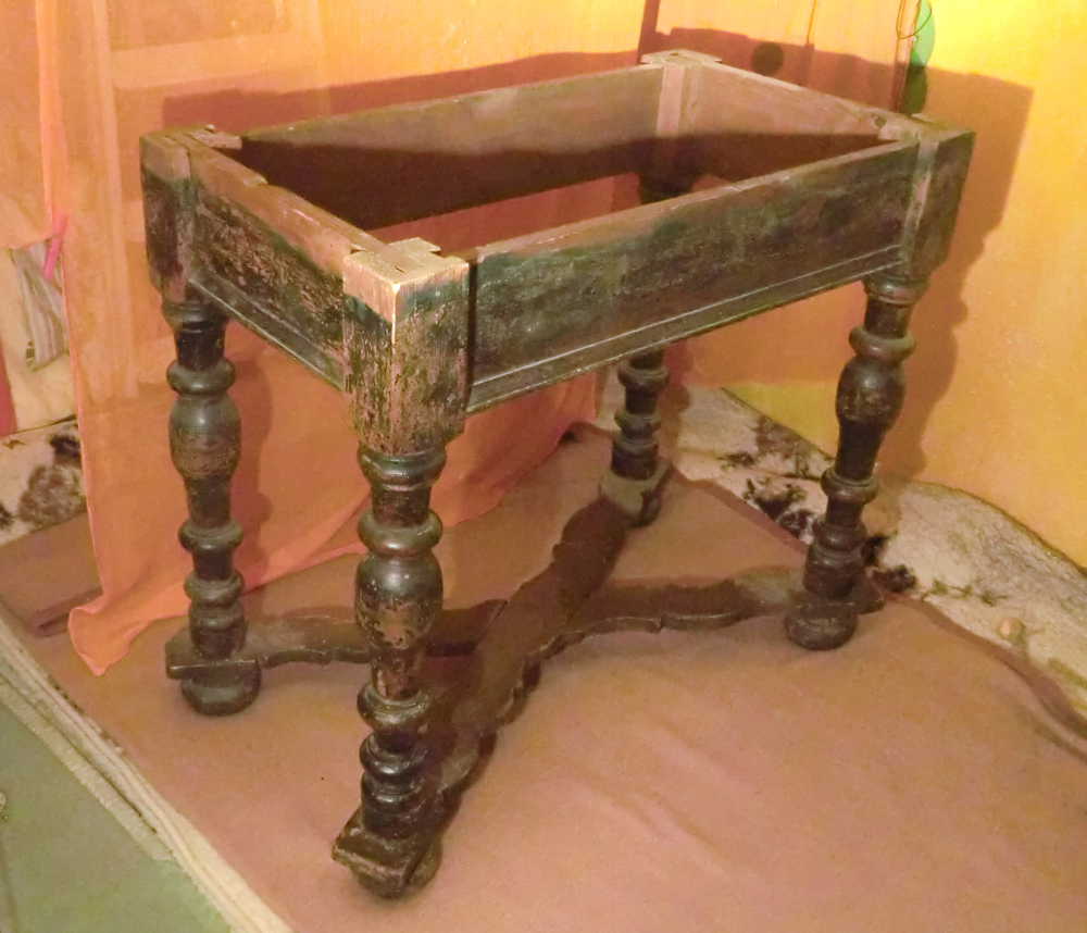 Tischgestell antik