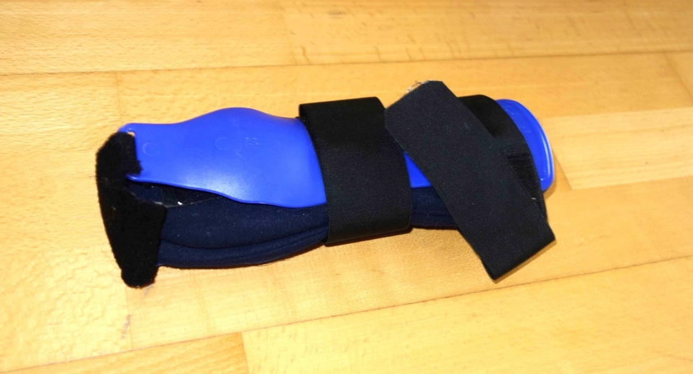 blaue Fußbandage Fußstütze Air Loc Universal Air von Ruthner
