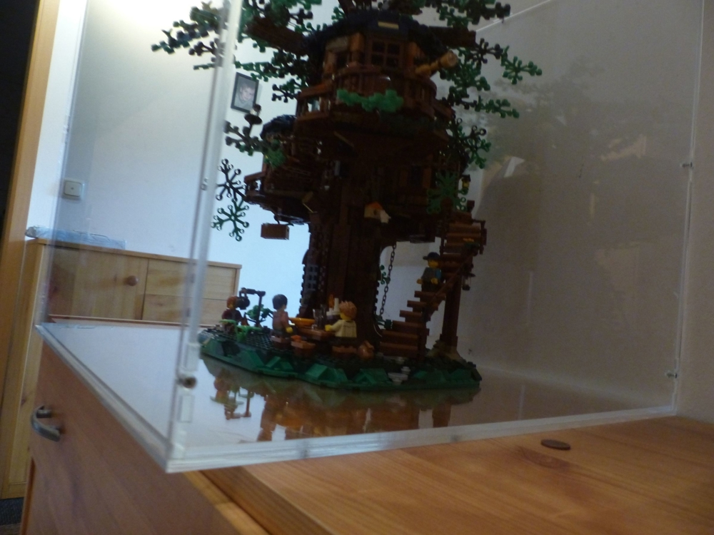Lego 21318 Baumhaus mit Glas-Vitrine