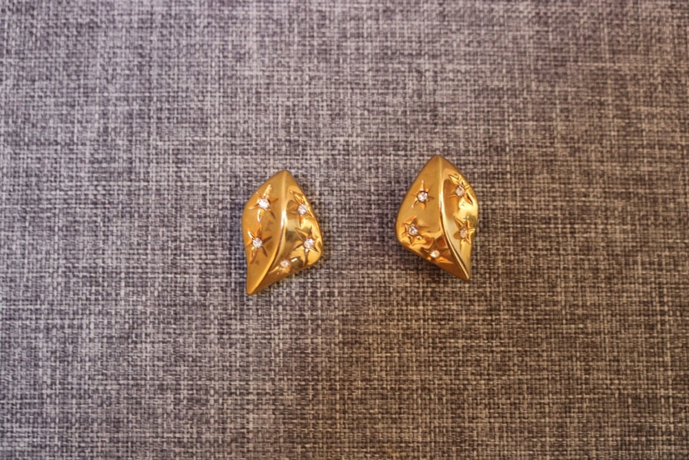 #Ohrclips, #goldfarben, #Modeschmuck, #Glitzersteinchen, #nickelfrei