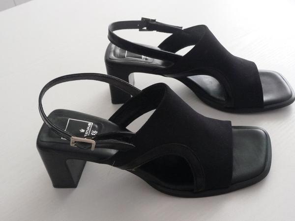 Sehr schöne bequeme Damen-Sandaletten der Marke Servas