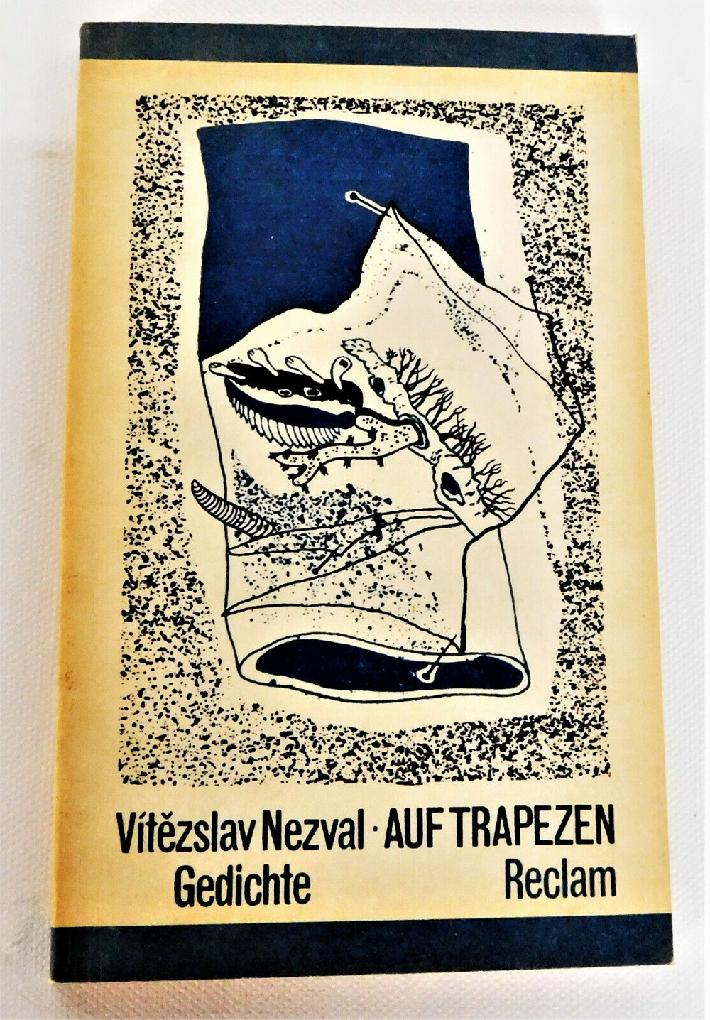 Vitézslav Nezval. Auf Trapezen. Gedichte. Ein Meister Literat