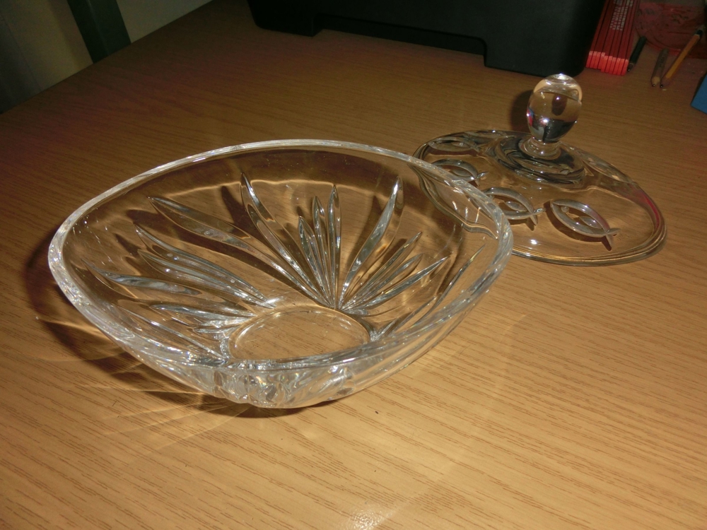 Glasschale mit Deckel oval 18cm 13cm Höhe 16cm