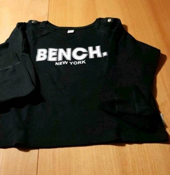 Neuwertiges BENCH-Sweatshirt schwarz; Größe 152/158 - TOP-Zustand