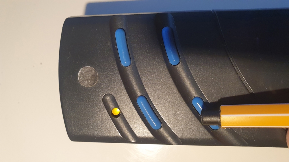 Bosch Funksender 4-Kanal, 7 781 999 738, Frequenz 26,995 MHz, gelbe LED