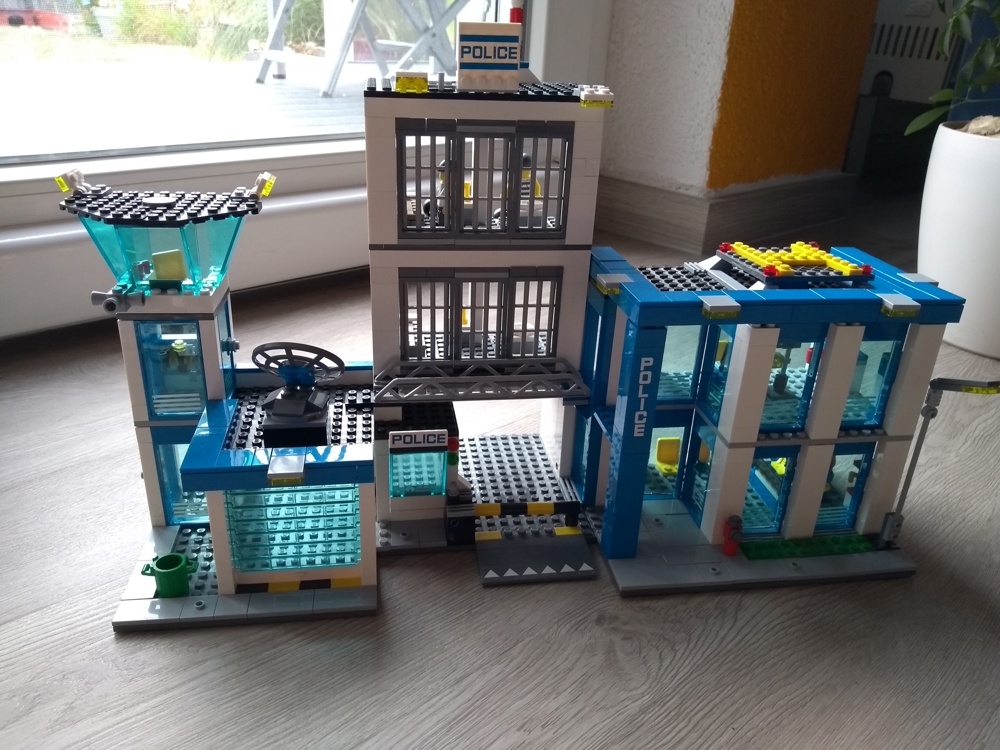 Lego City Polizeiwache (60047) Top Zustand! ! Alle Teile vorhanden! ! Bauanleitung! !!!