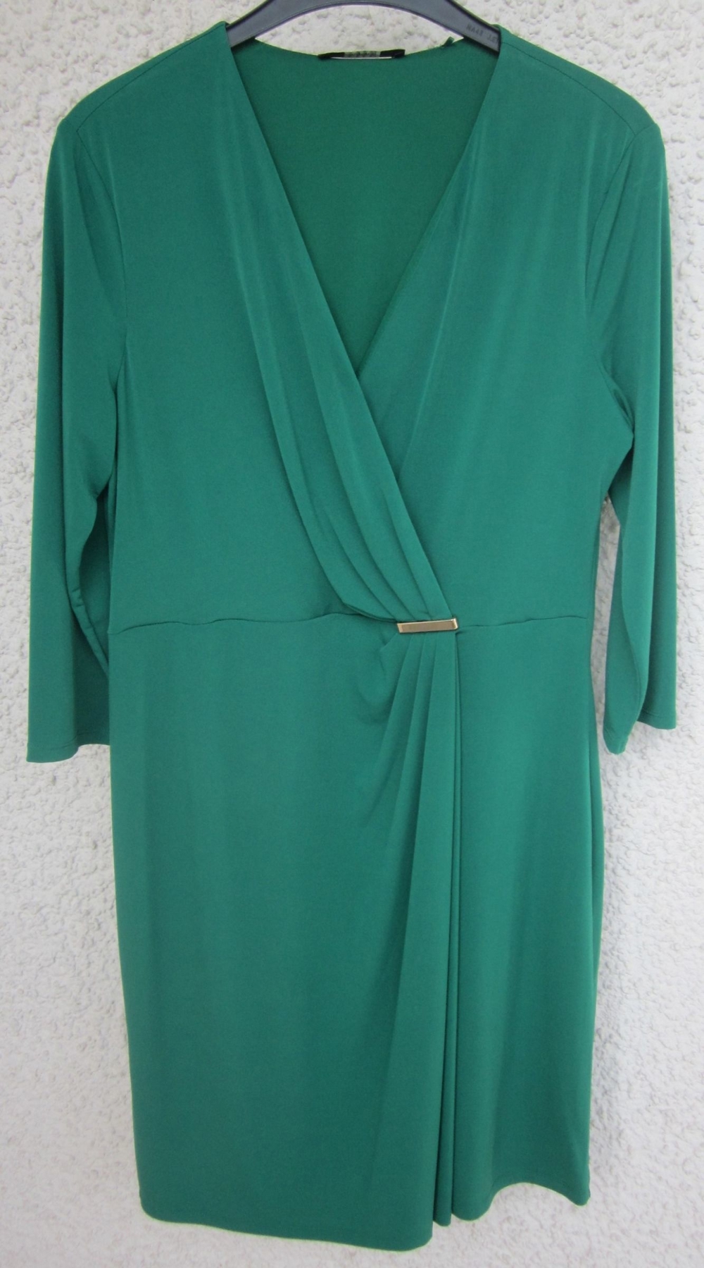 Gr. 44: Kleid, grün mit Schnalle, "ESPRIT", neuwertig