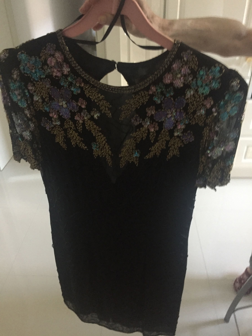 Wunderschönes Abendkleid mit vielen Bunten Applikationen