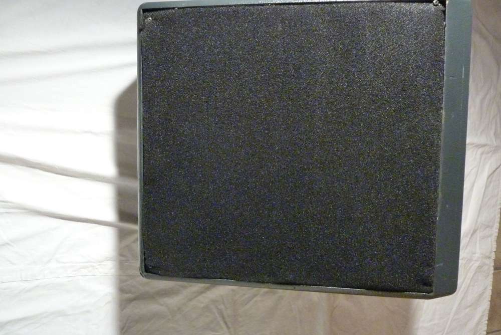 Montarbo M3A Monitorbox an 8 Ohm 400 Watt