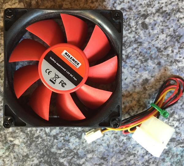 PC-Marken-Lüfter XILENCE, 11 cm, 12 V DC Fan, wenig benutzt & neuwertig, 1a Zustand