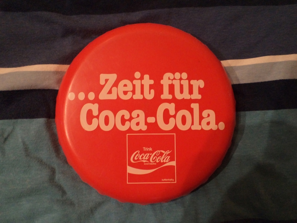 Retro Frisbee-Scheibe COCA COLA, Form wie Kronkorken, 70er/80er, Zeit für Coca Cola/Trink Coca Cola