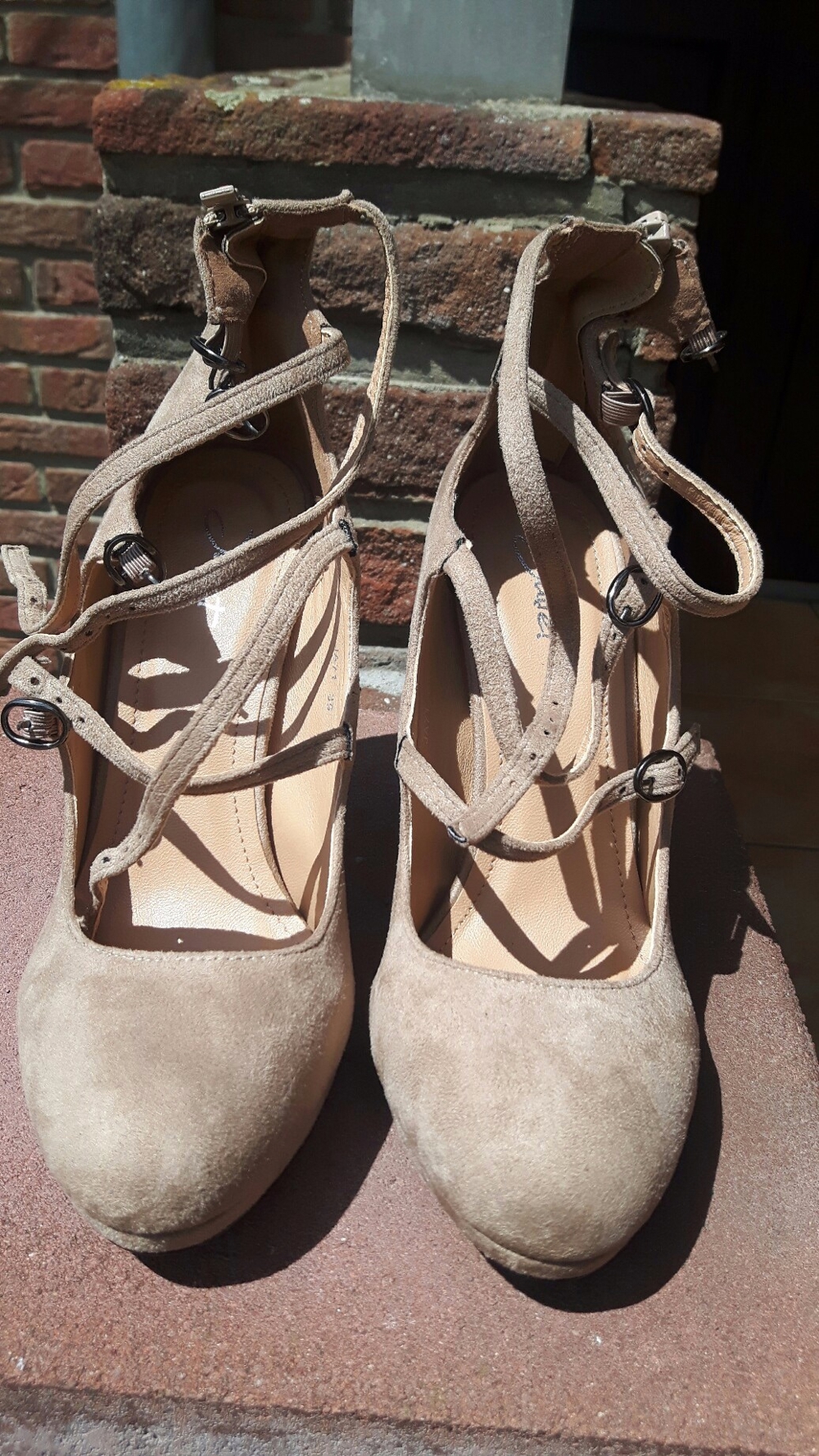 Pumps/High Heels, neu, mit Schnürung und 10 cm Absatz, beige, Gr. 38