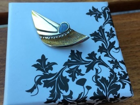 NEU! Wunderschöne Opal Brosche 