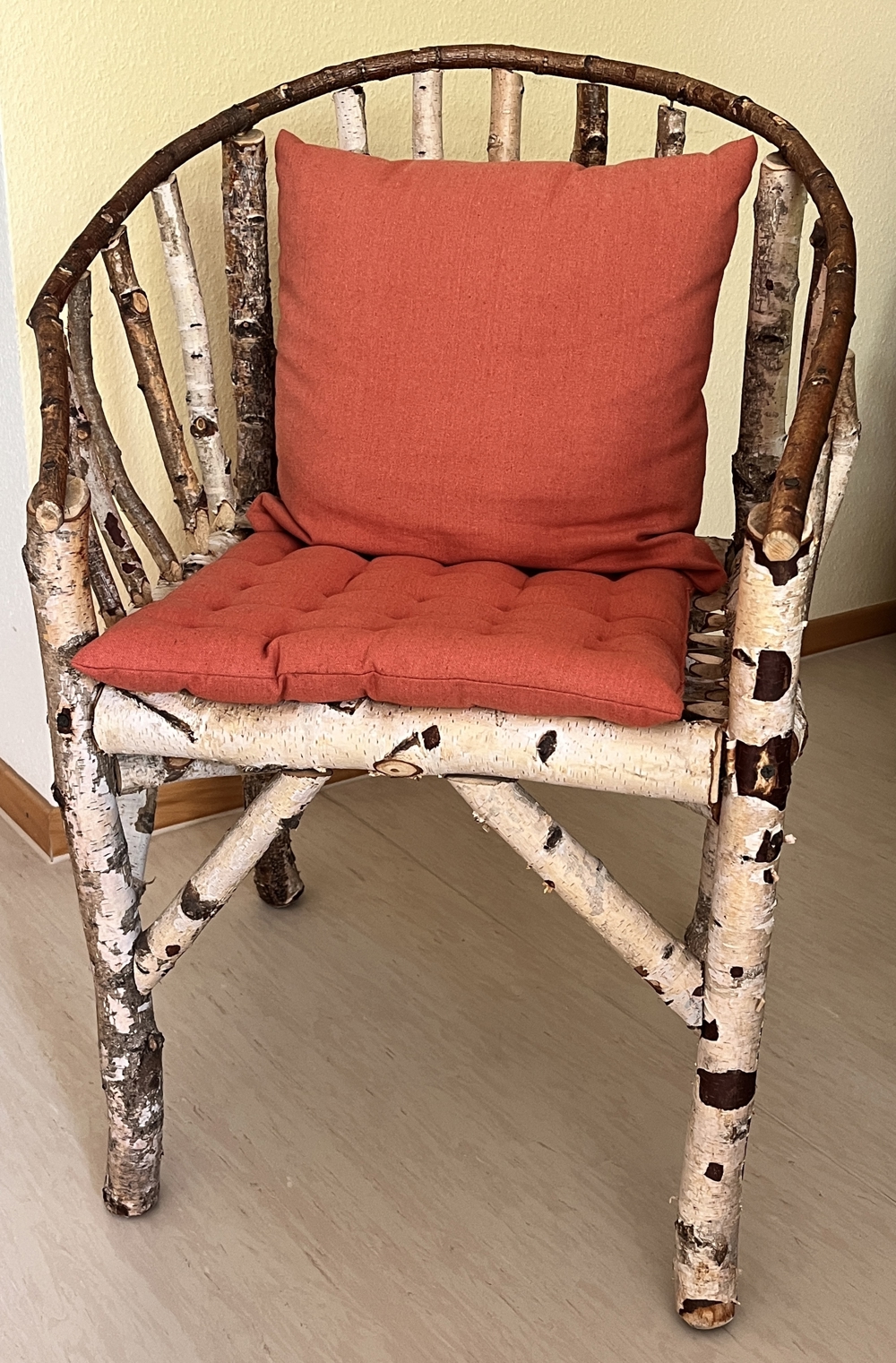Rustikaler Stuhl aus Birkenholz